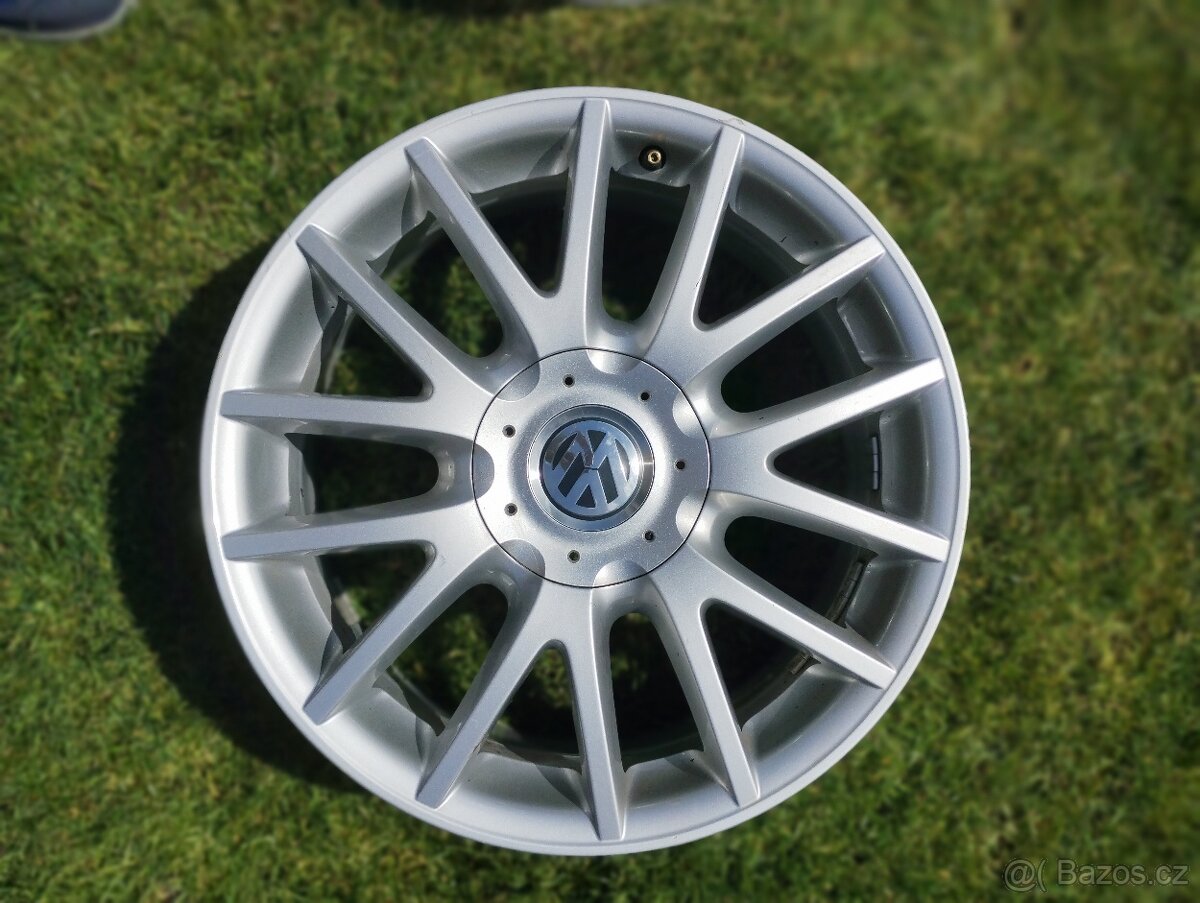 Prodám sadu originálních 17" disků VW