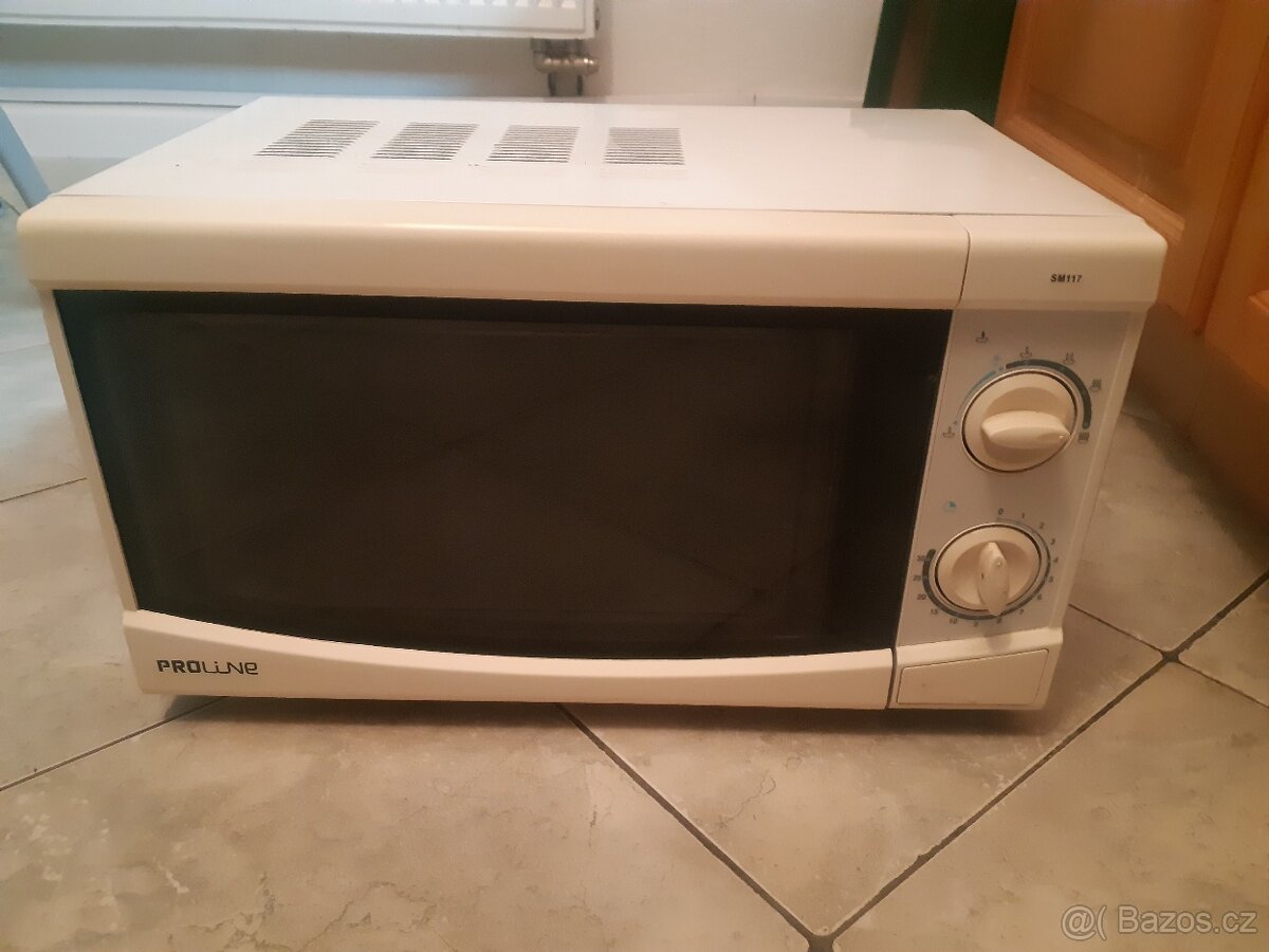 Mikrovlnka spíš na díly