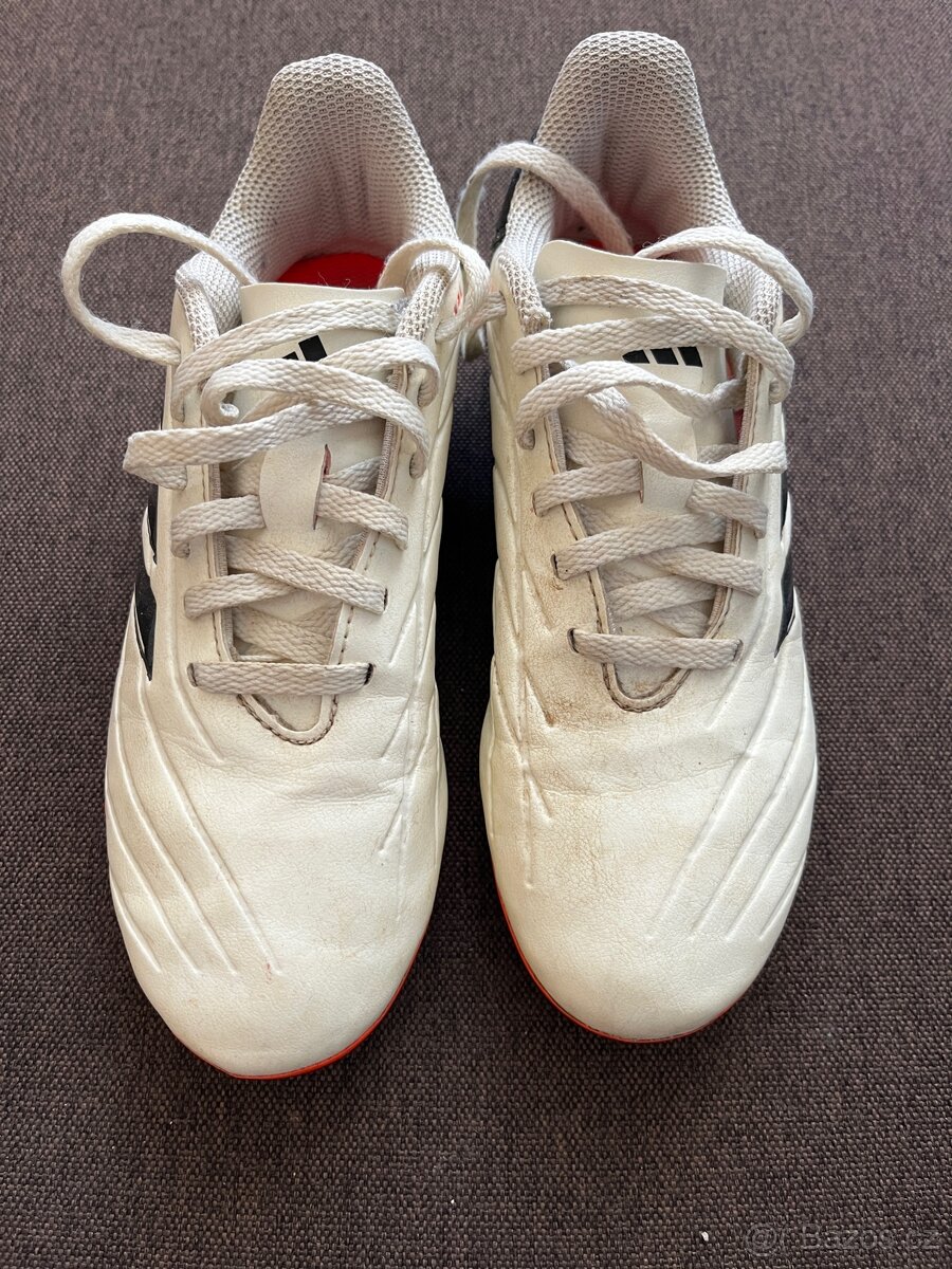Dětské Fotbalové kopačky Adidas, velikost 34
