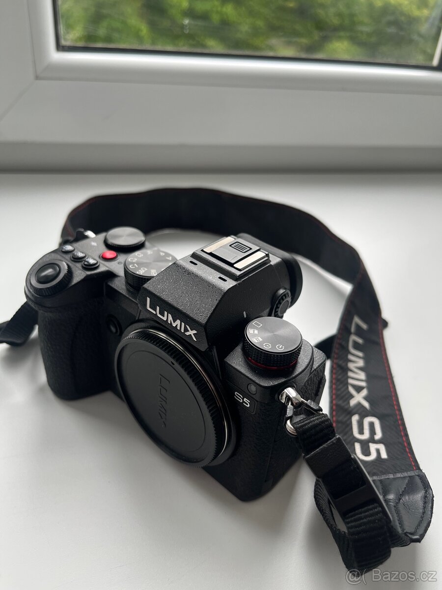 Fotoaparát Panasonic Lumix S5 (tělo)