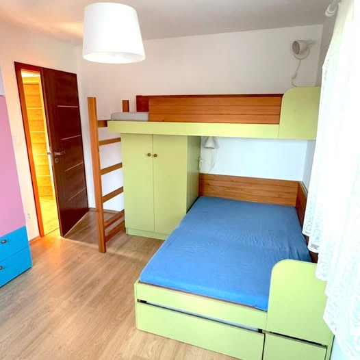 Atypický dětský pokoj + 3 matrace