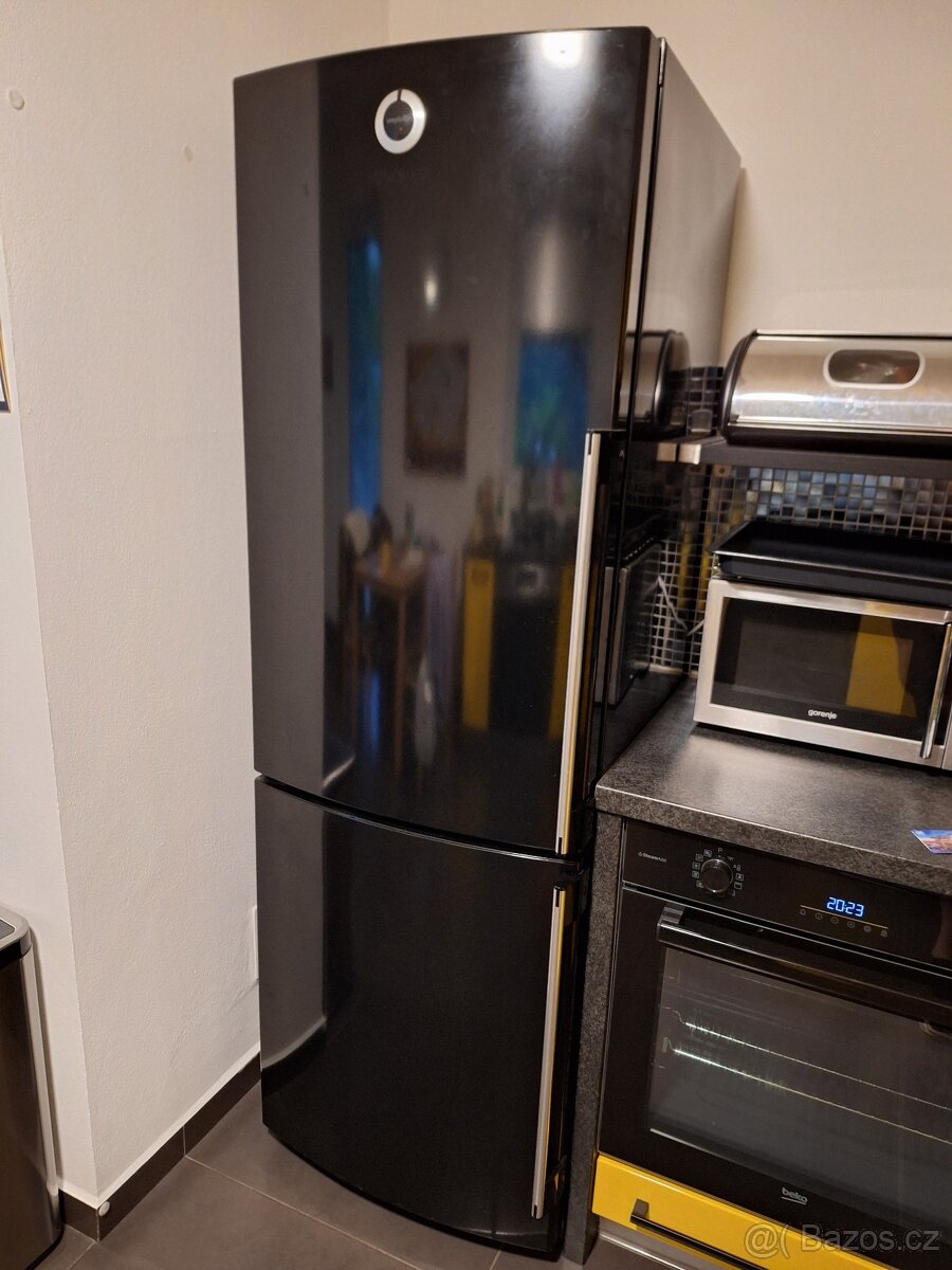 Kombinovaná lednice Gorenje Simplicity RK 69 SYB - černá