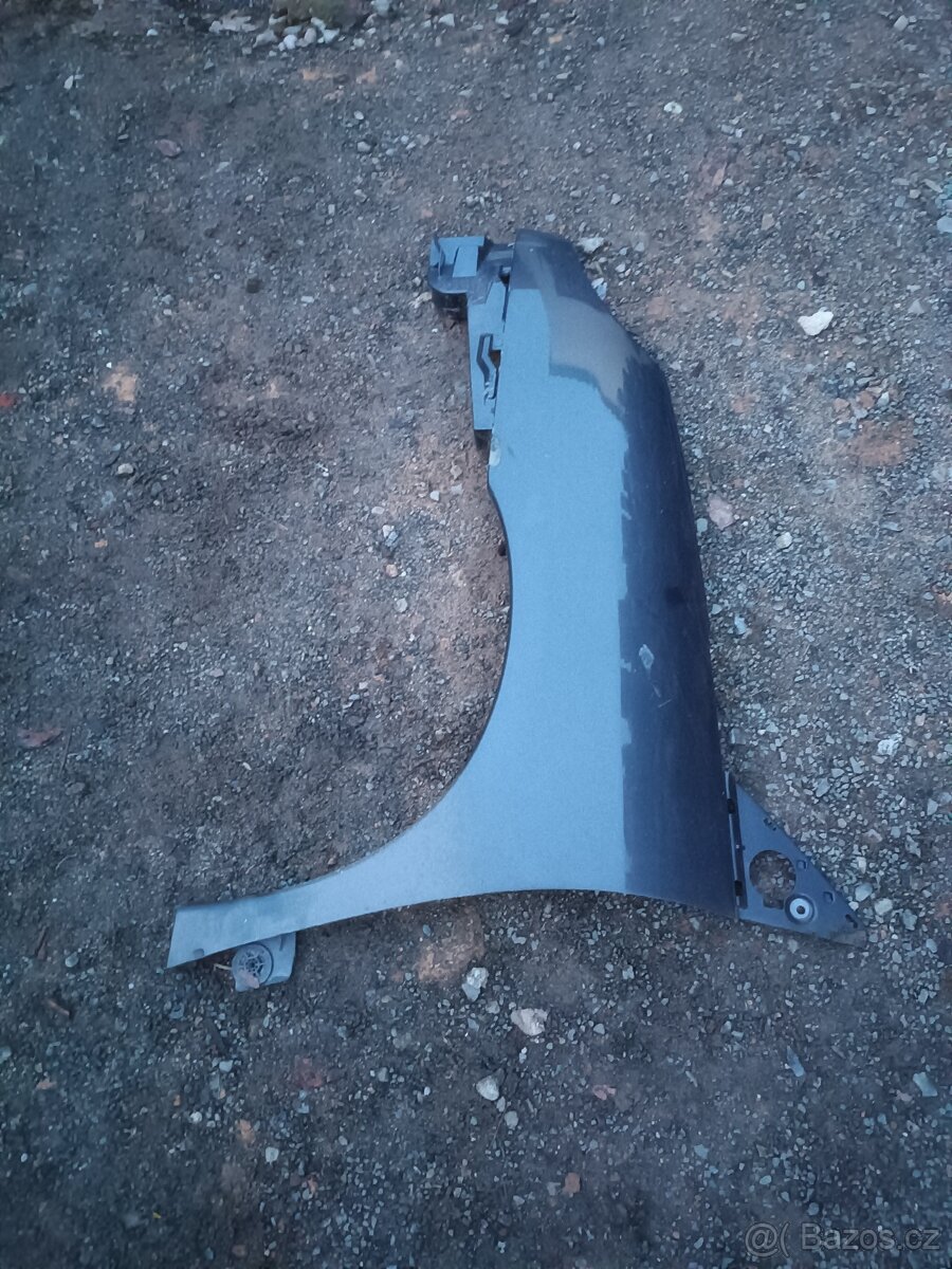 Blatníky přední na Peugeot 807