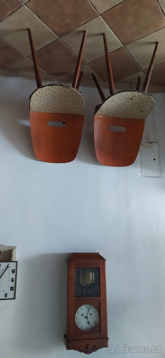 Brusel staré židle