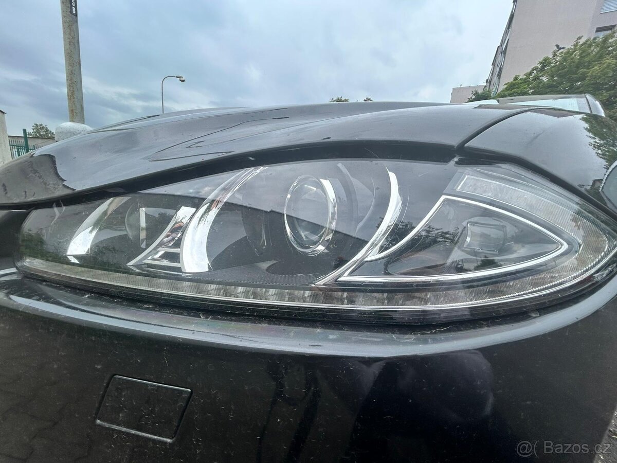 Světlomety přední. Jaguar XF