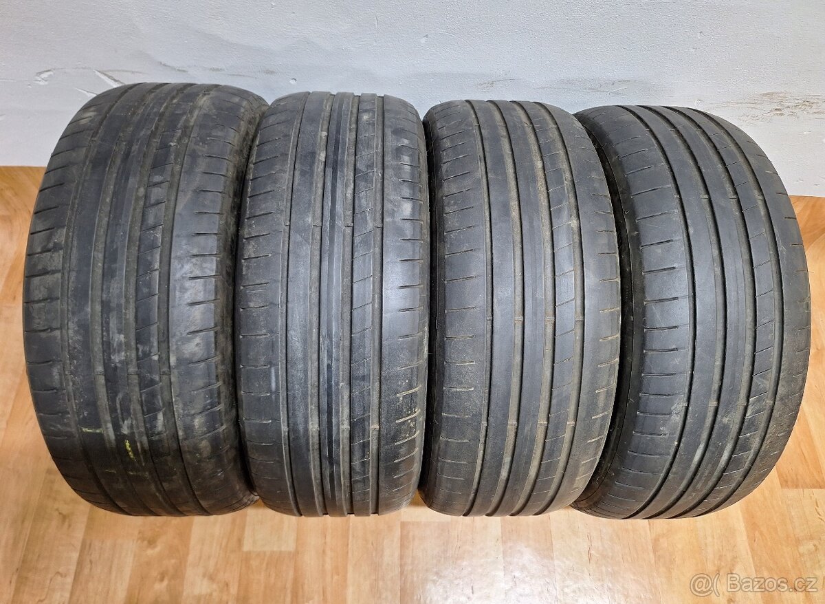 Letní pneu 225/45/19 Dunlop