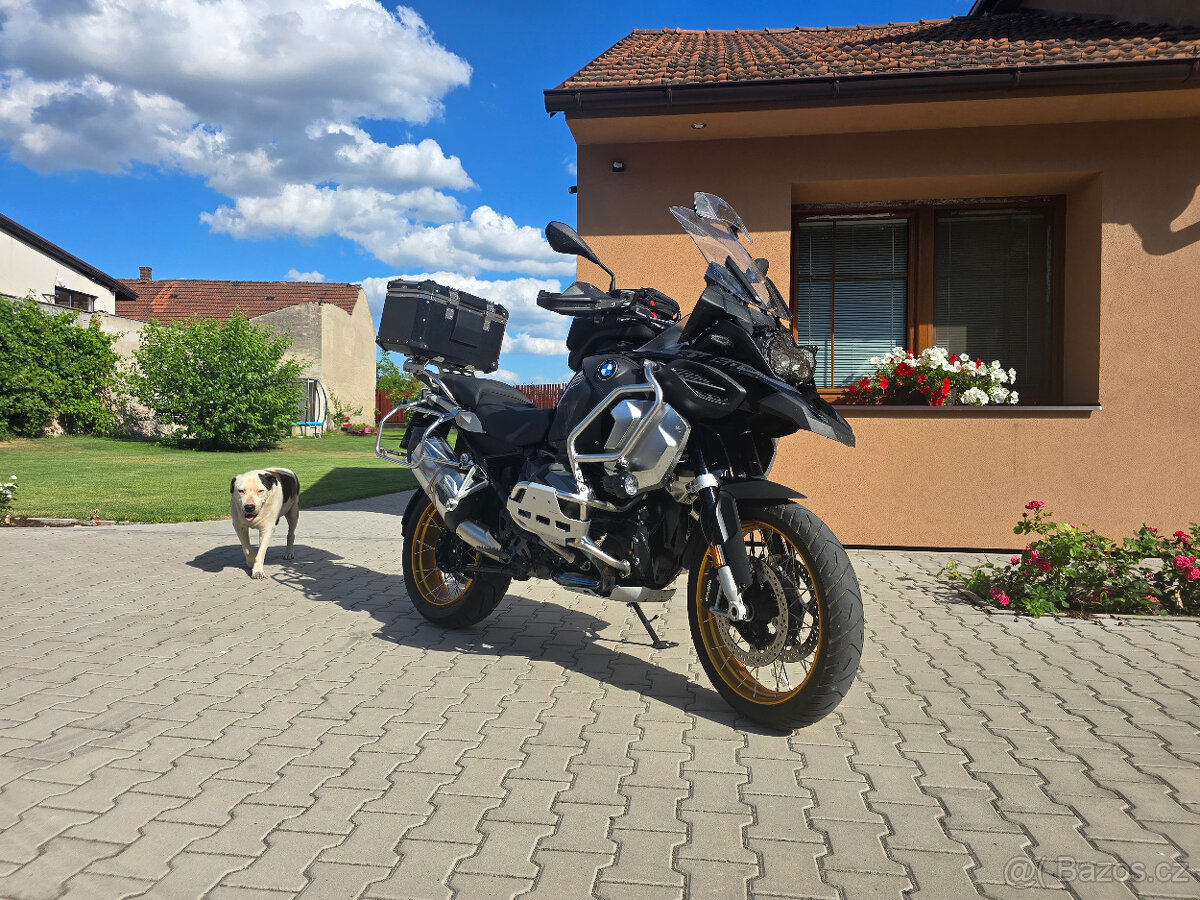BMW R 1250 GSA triple black najeto 7406km rok 2024