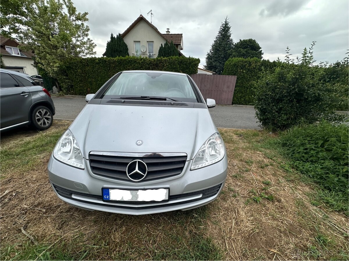 Mercedes-Benz A160 1.5 benzín, automat, rok 2012