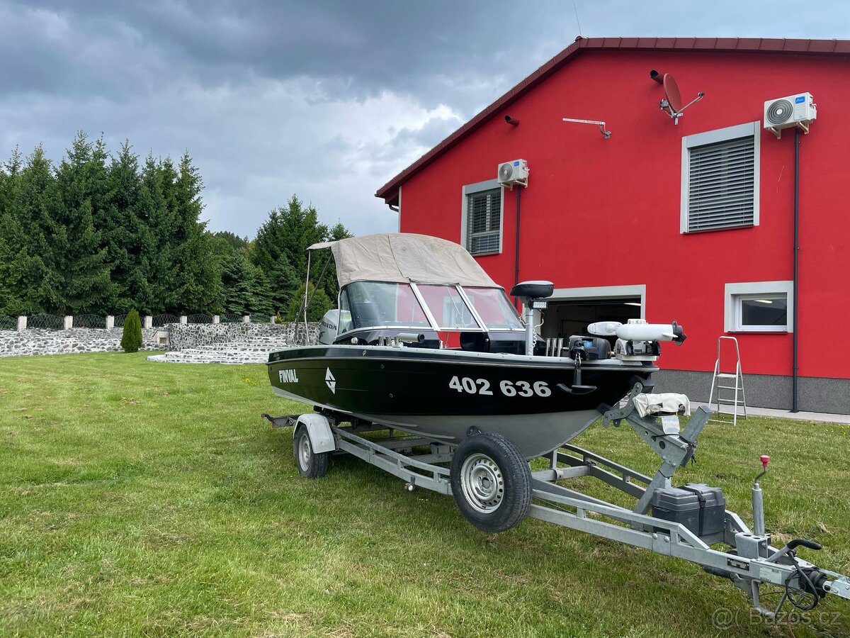 Rybářská loď Finval 555 FishPro - TOP výbava