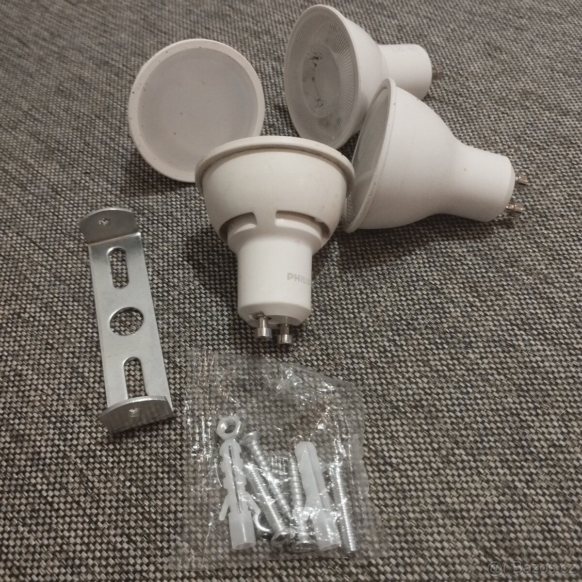 Stropní nerezové světlo+žárovky+uchyceni