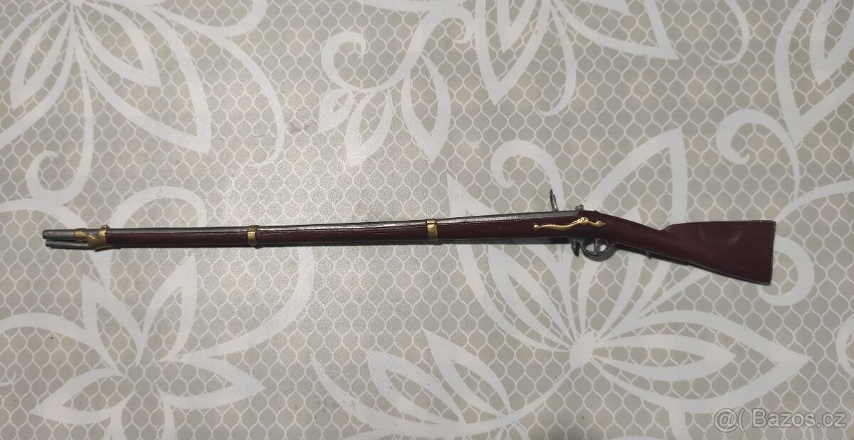 Dřevěná dekorace, malá 24cm