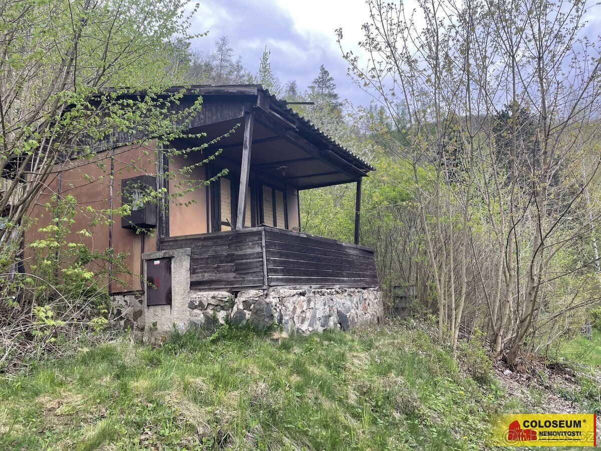 Doubravník, chata, 22 m², zahrada, stavební pozemek – chata