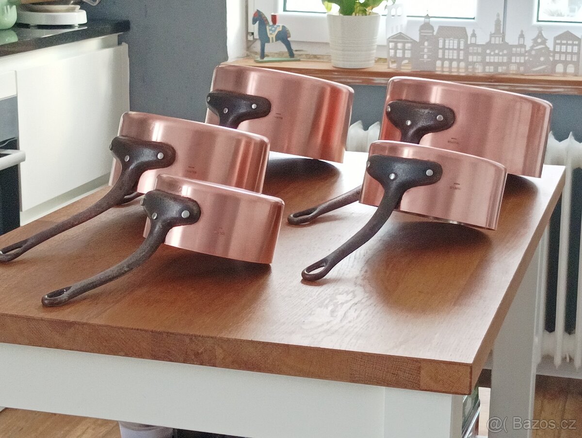 VINTAGE KVALITNÍ MĚDĚNÉ HRNCE TOURNUS FRANCIE 70.LÉTA