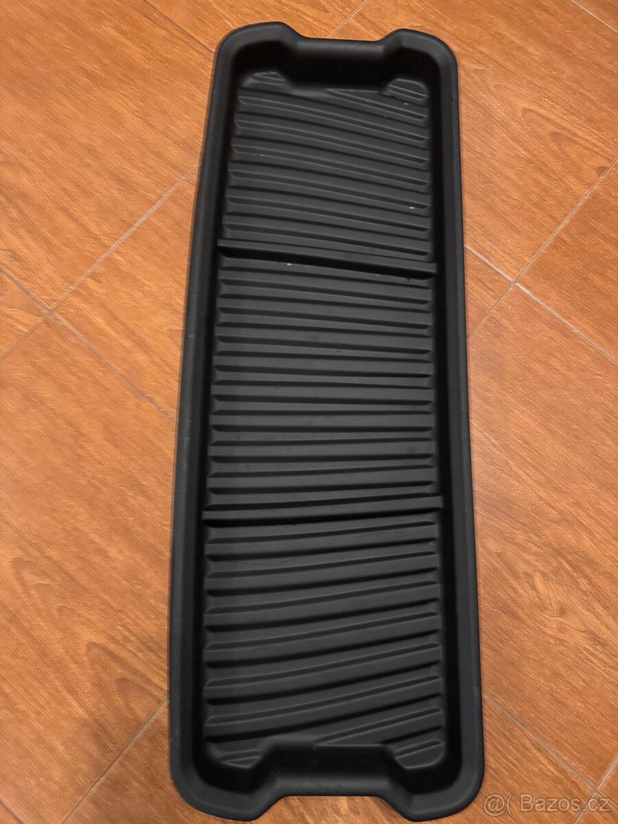 Vana do kufru Superb 3