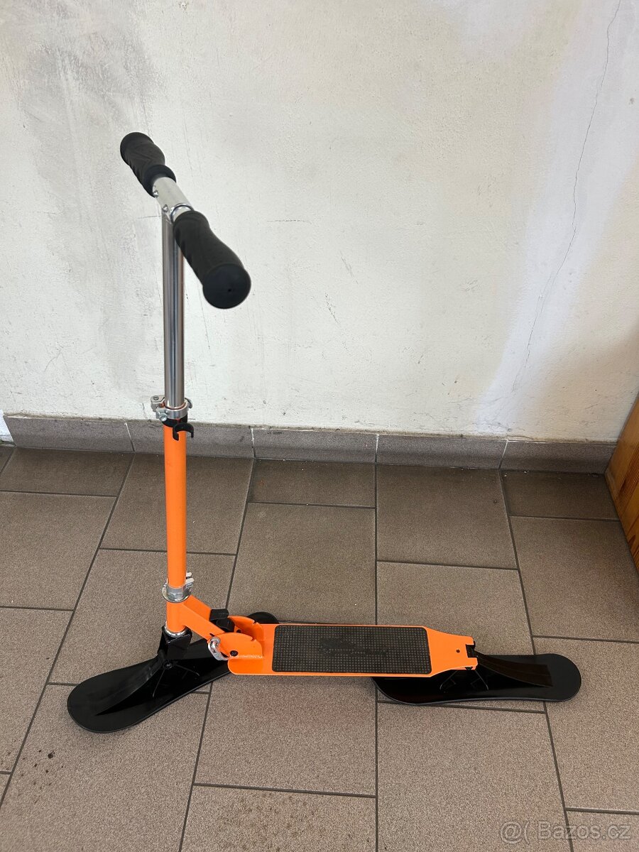 Koloběžka na sníh