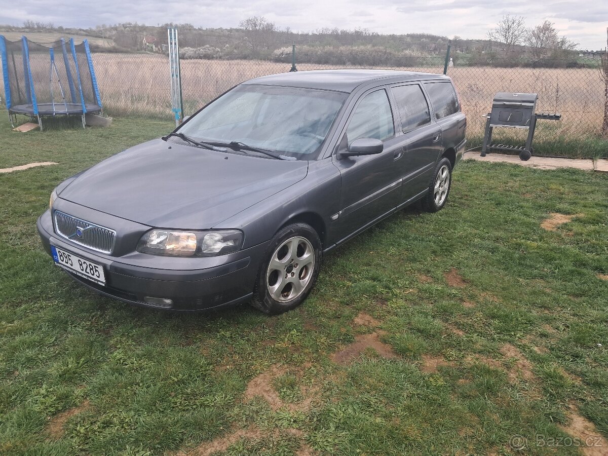 Volvo v 70
