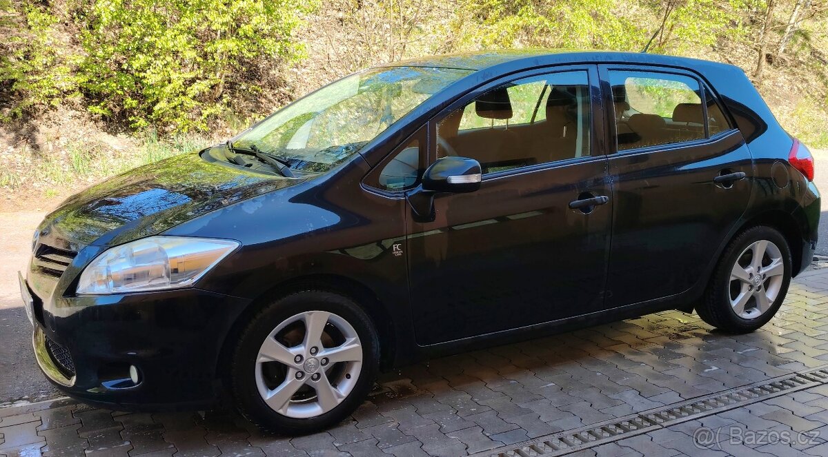 Toyota Auris 2012