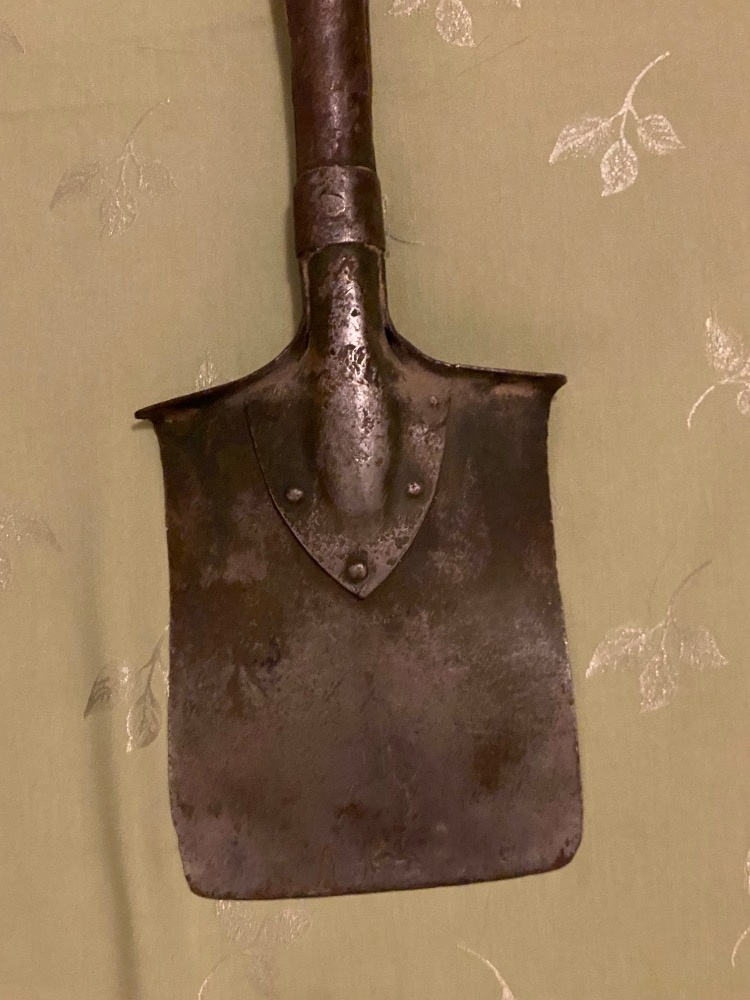 Malá pěchotní lopata značena r. 1915