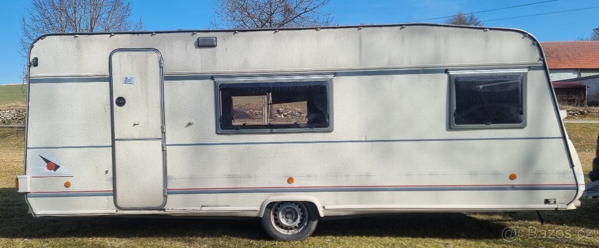 Autokaravan,Karavan,obytný přívěs Burstner lux