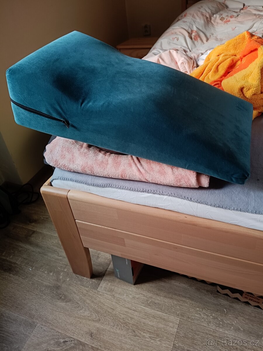 Klín pod nohy