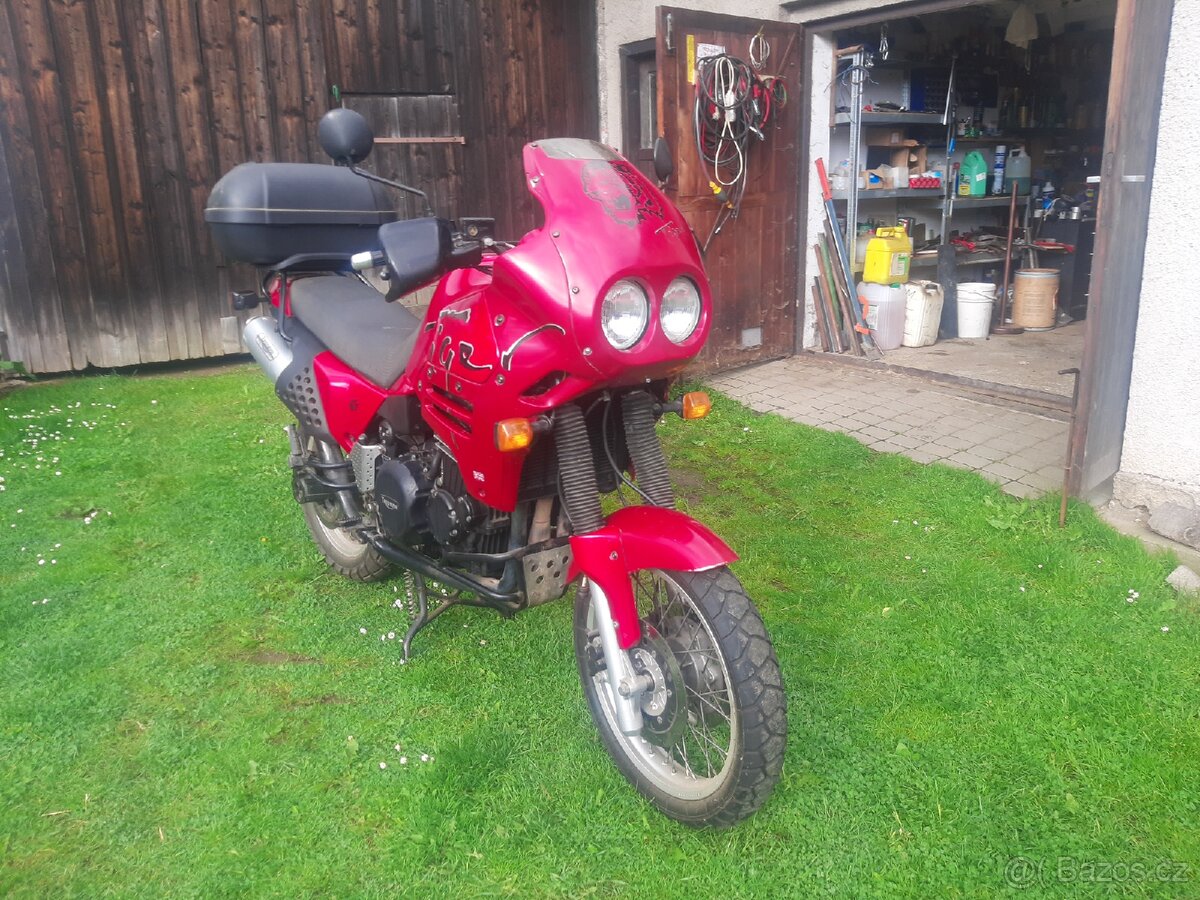 Triumph Tiger 900