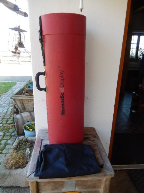 Stojan , zástěna rozkládací NOMADIC DISPLAY, funkční