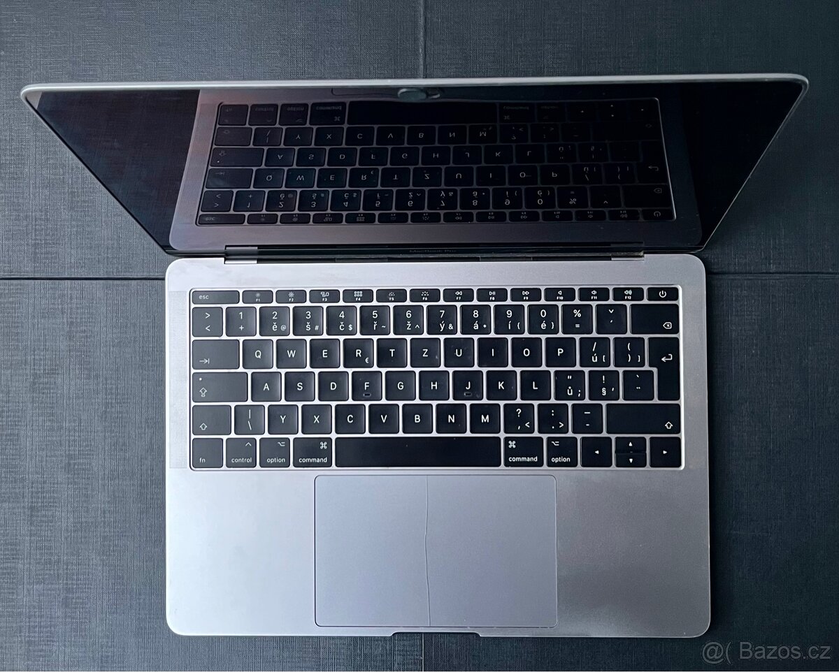 MacBook Pro 13” (2017) info v popisu