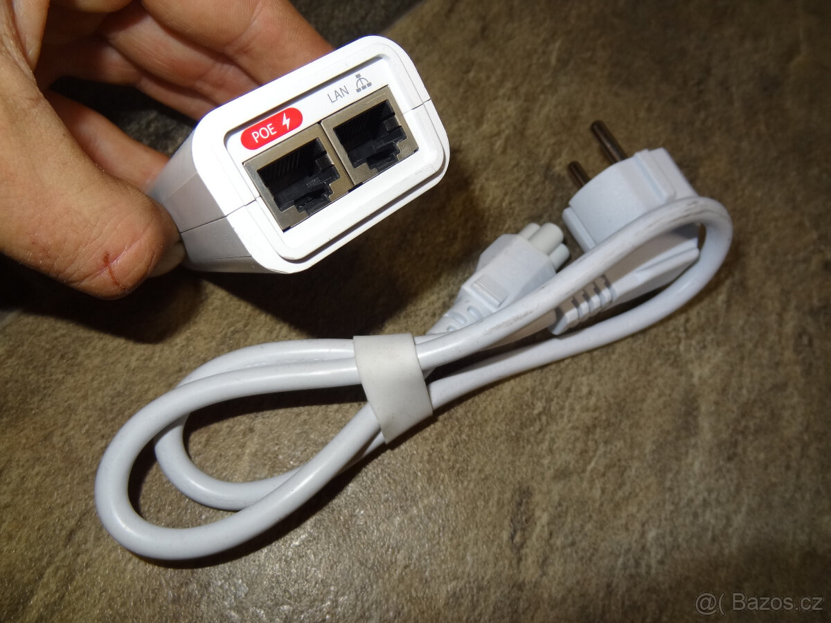 PoE 24V 0.5A 12W adaptér injekotr UBNT UbiquitiPOE-24-12-G-W