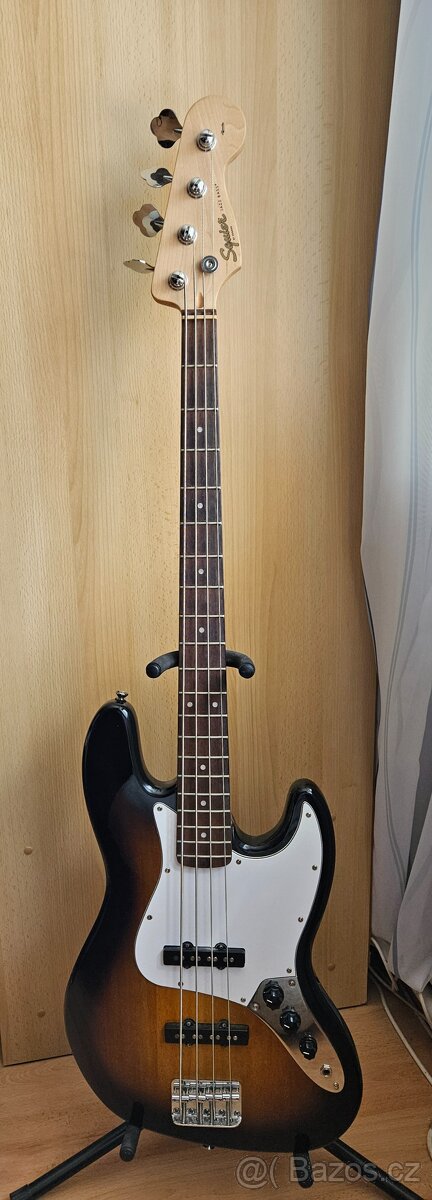 Baskytara Fender Squier JB/Kombo/Pouzdro/Kabel/FretWrap
