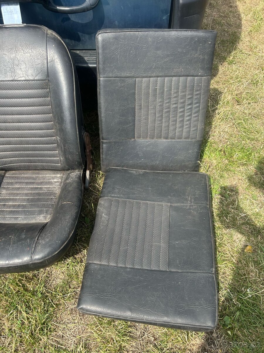 Škoda 110r sedačky