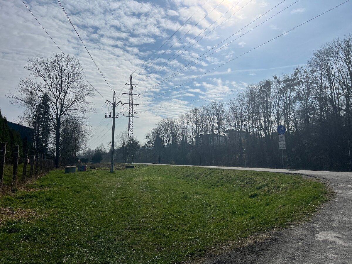 Pronájem pozemku u frekventované cyklostezky