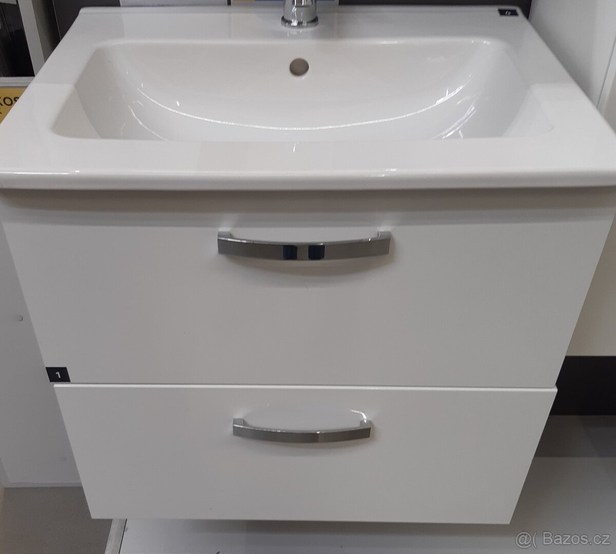 Koupelnová skříňka s umyvadlem 50 cm lesk