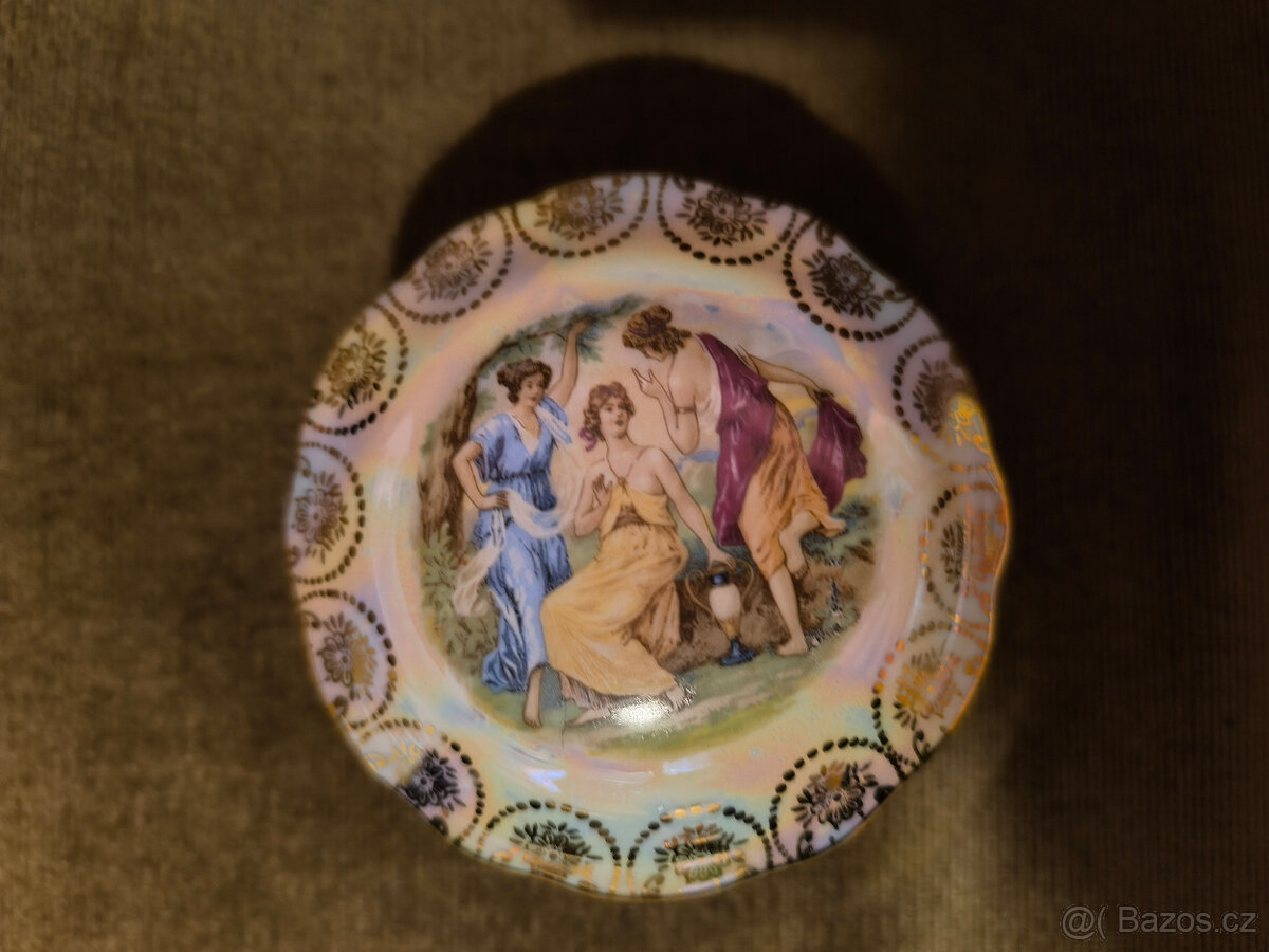 Porcelánová dóza Tři Grácie