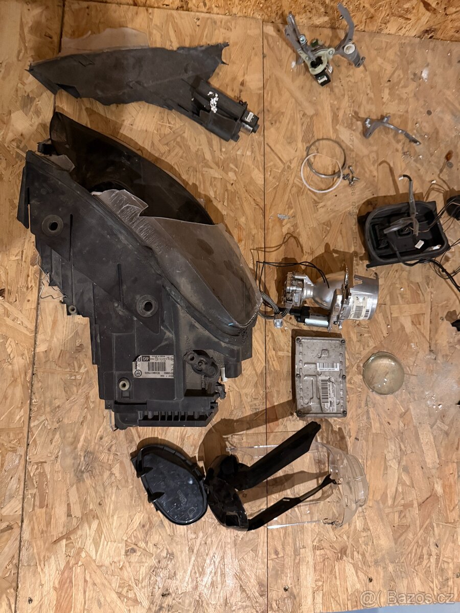 Volkswagen Passat B6 Xenonová světla