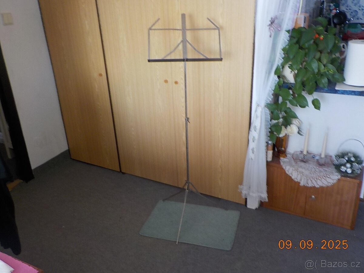 Notový pultek.