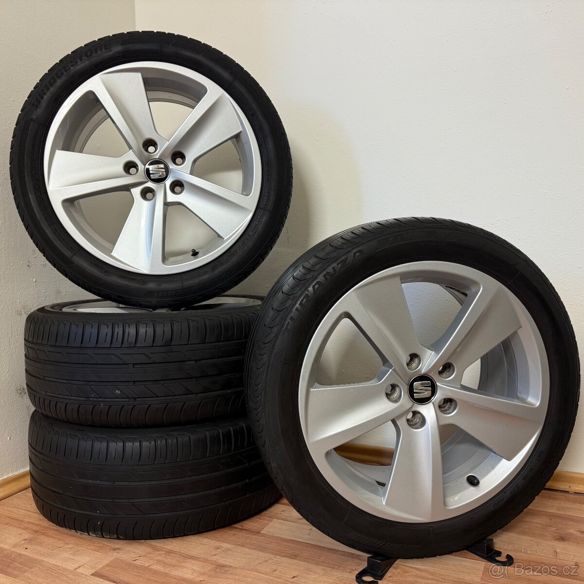 SEAT LEON FR 5x112 R17 ET51+LETNÍ 225/45R17 5mm