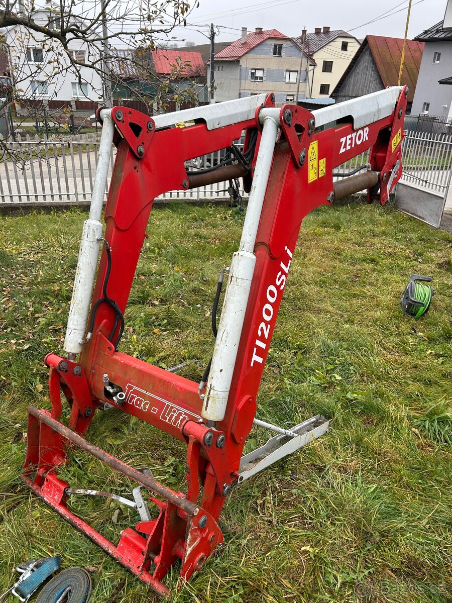 ČELNÝ NAKLADAČ TRAC LIFT