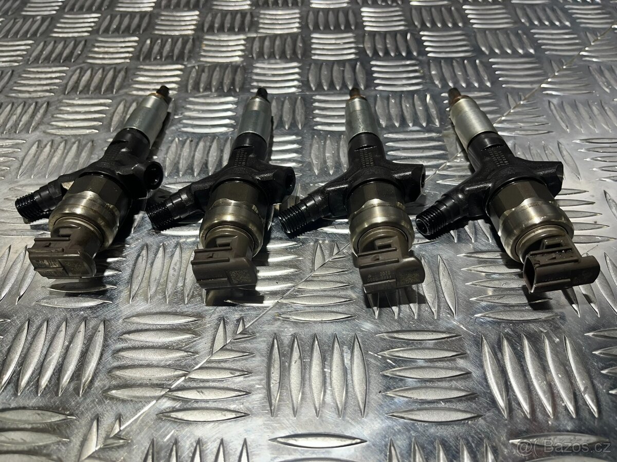 // Vstřikovače Subaru Legacy 2.0D 110kw //