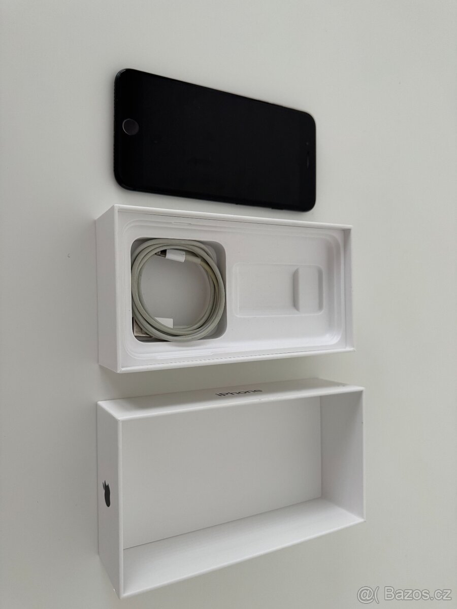 Apple iPhone 7, 32GB, black