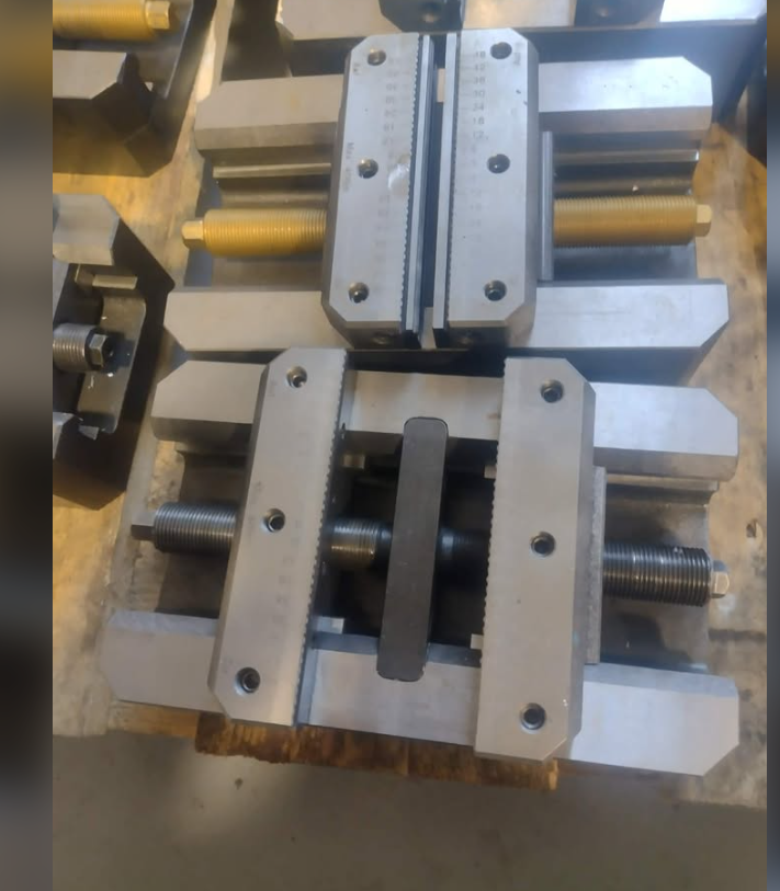 Samostředící Svěráky LANG