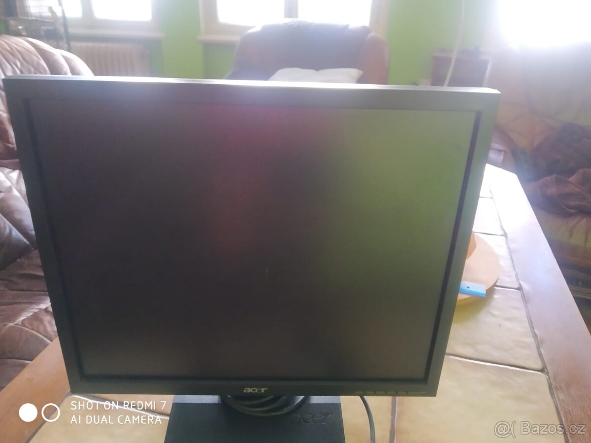 Monitor LCD Acer V193