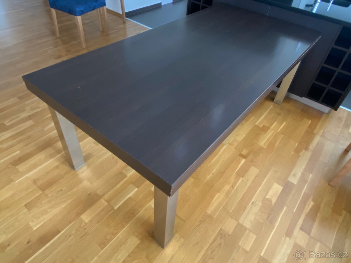 Jídelní stůl, dýha wenge