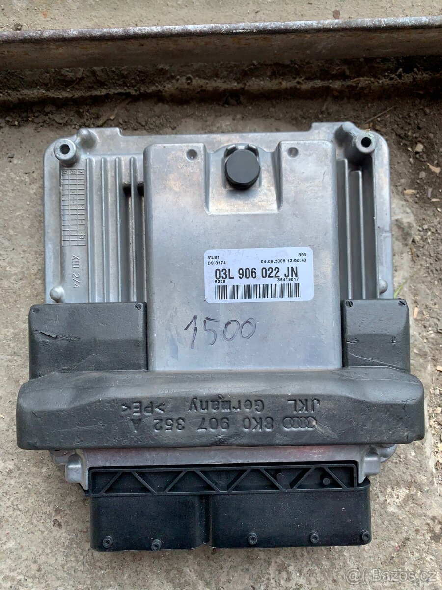 Řídící jednotka z Audi A4 B8