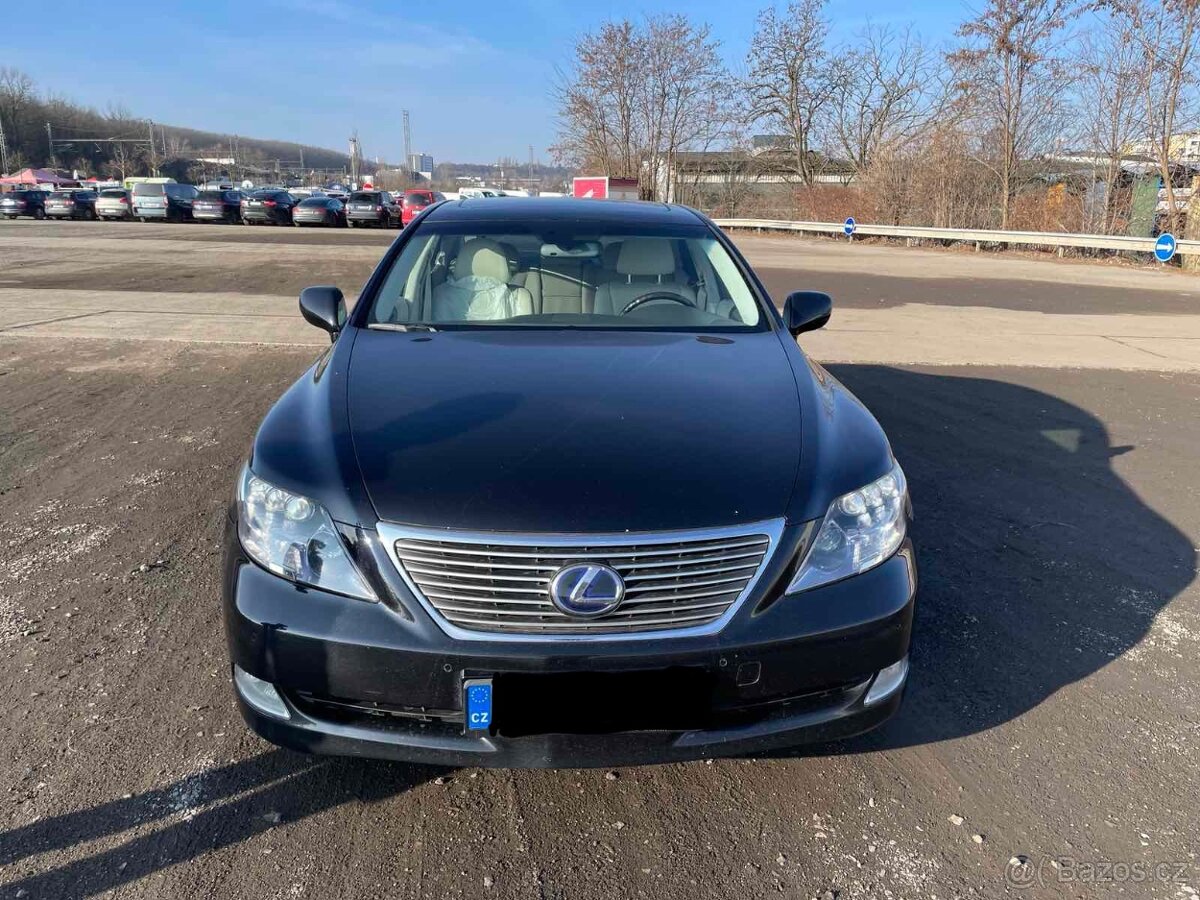 Lexus LS600h