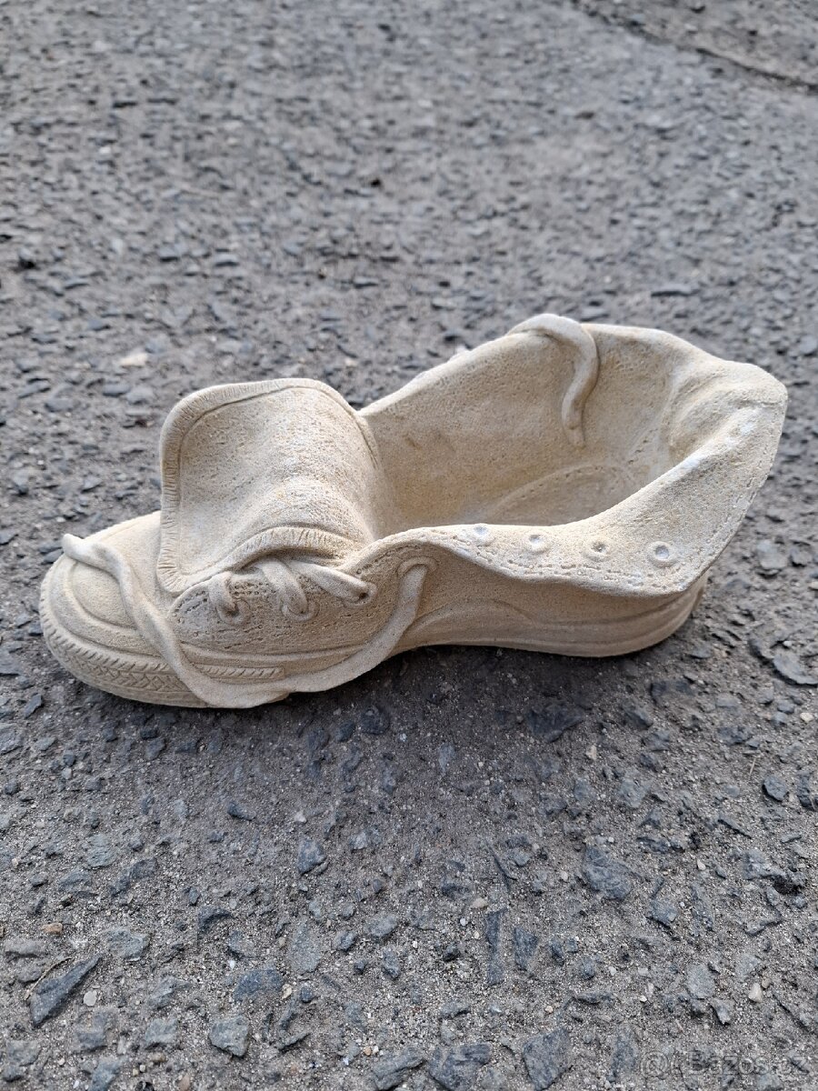 Bota z kamene