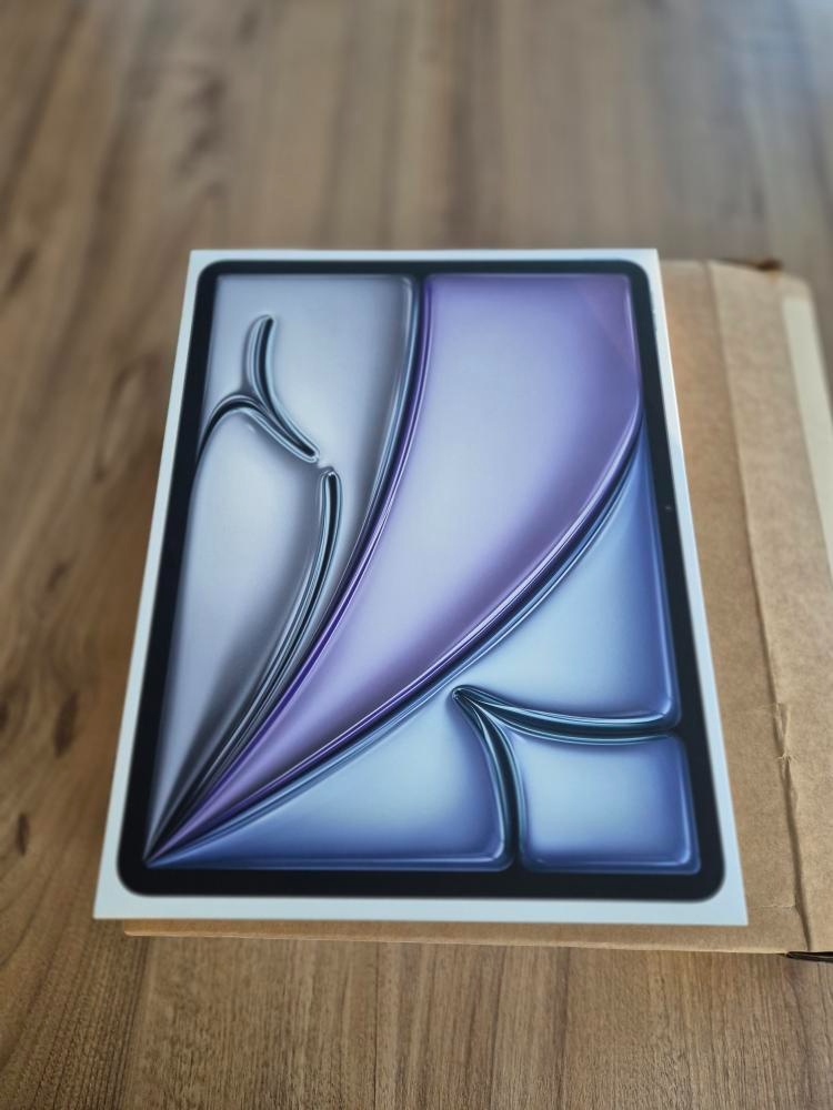 Nový IPAD AIR 13, 256 GB, WIF