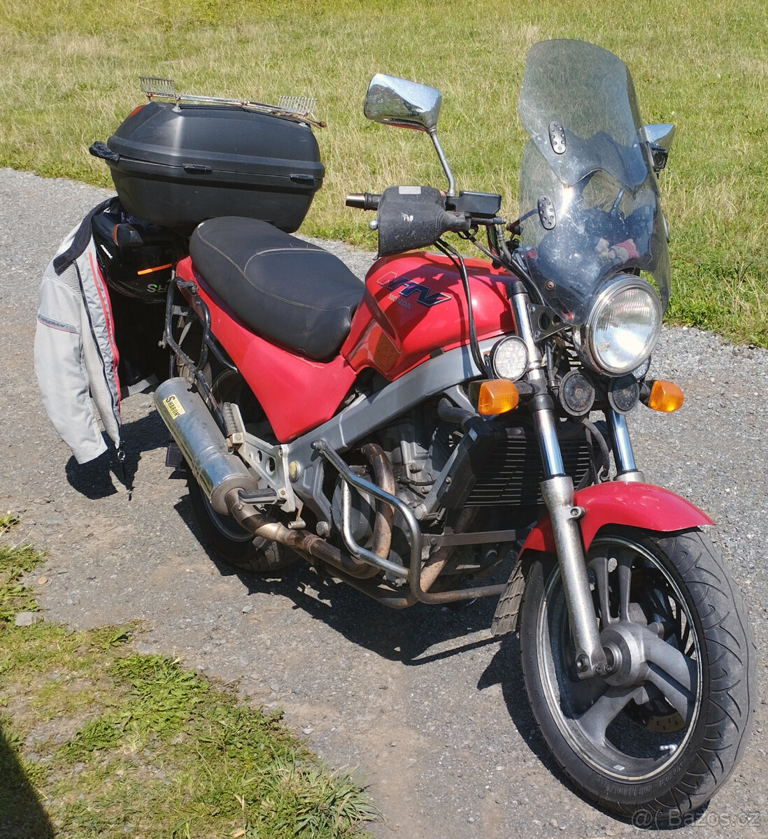 Honda NTV650 REVERE - Nová zadní guma