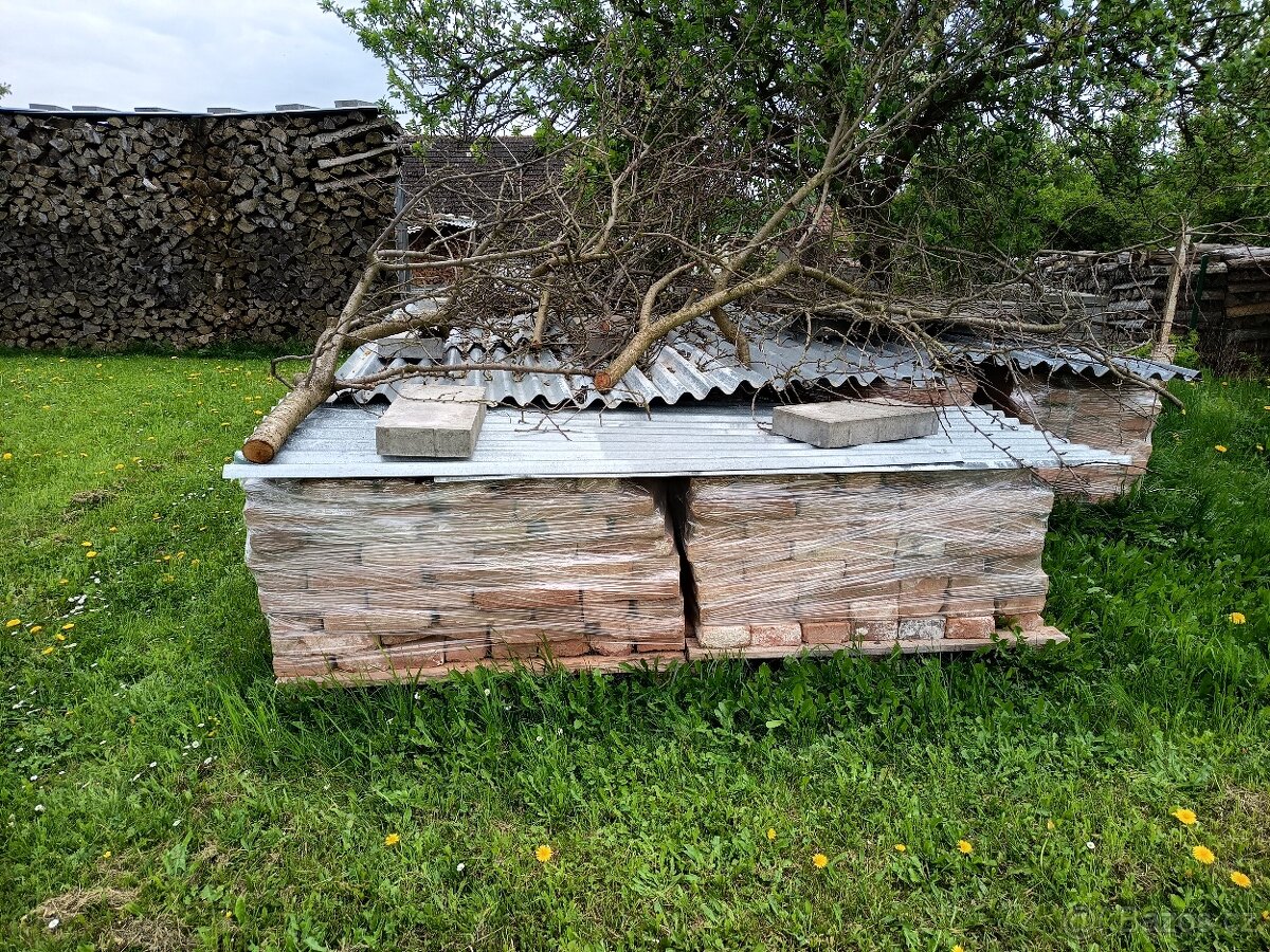 Cihly plné