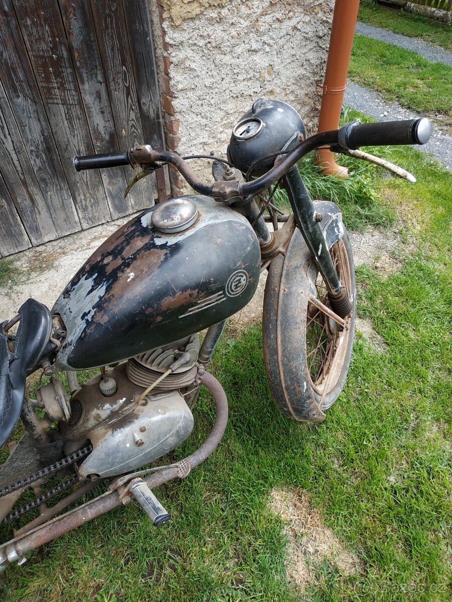 Motocykl CZ 150c_náhradní díly