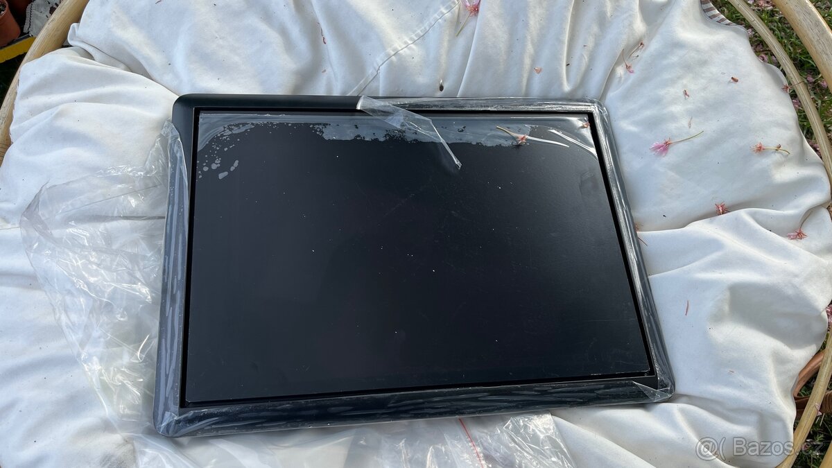 Nové karavanové okno Belluna 500x350 mm